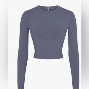 SKIMS BRAND NEW NEVER WORN Gray Long Sleeve Crop Top